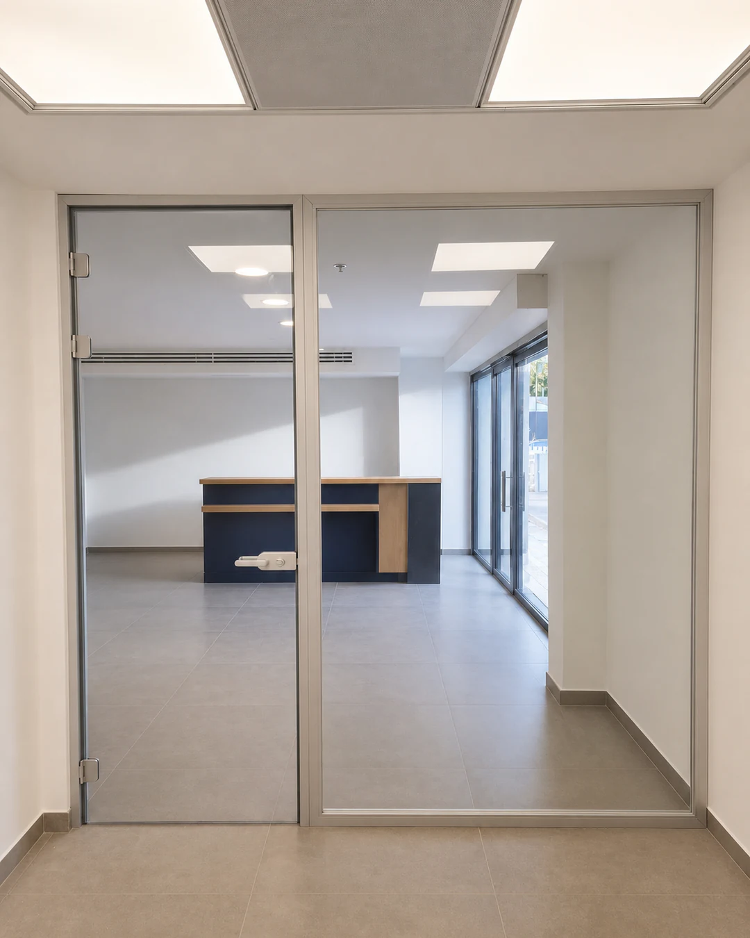 05-clear-glass-aluminum-framed-partition-01-1080x1350