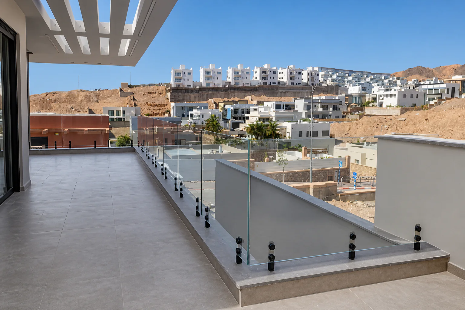 23-clear-glass-balcony-open-view-3x2