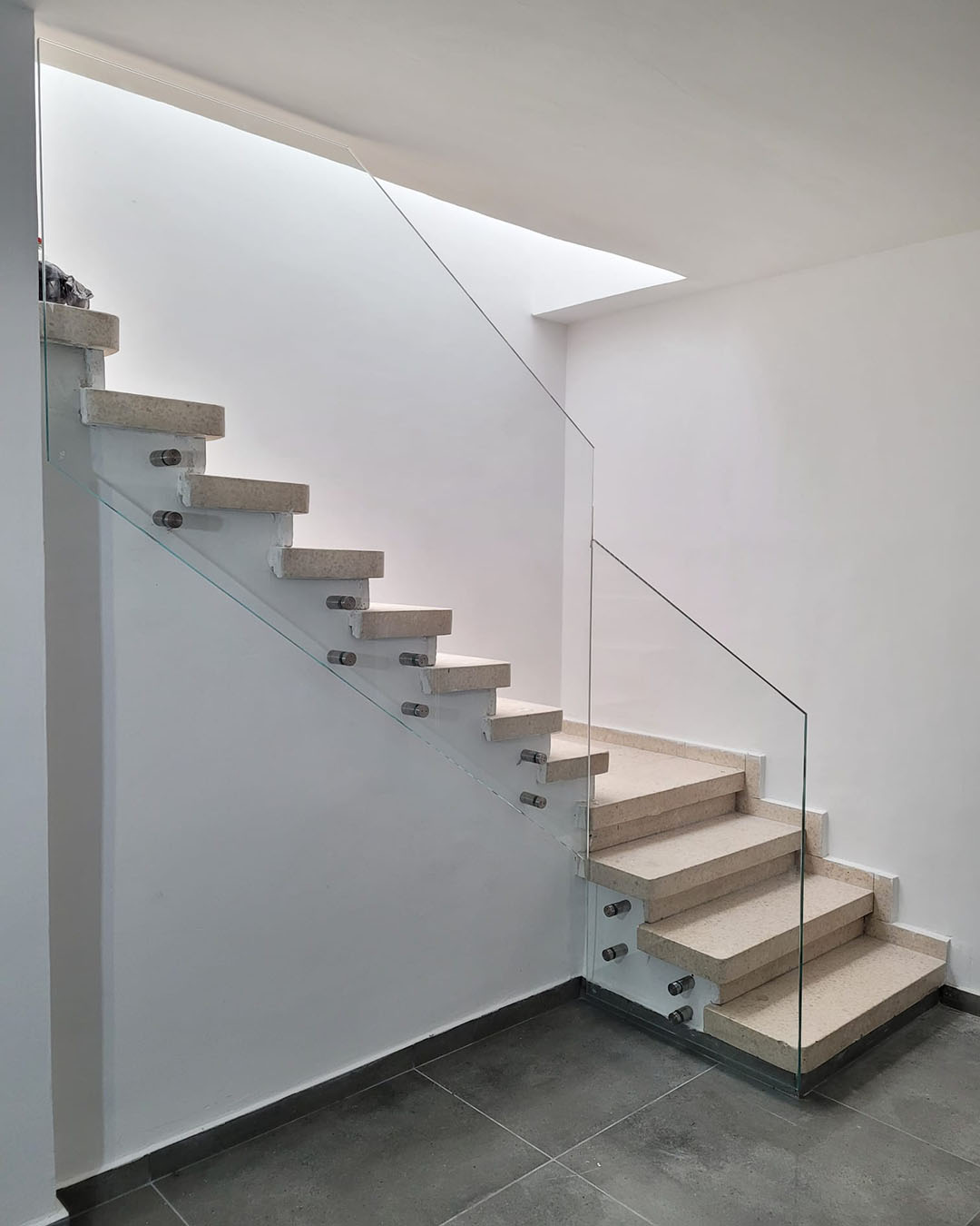 project-04-private-home-railing-02-1080x1350